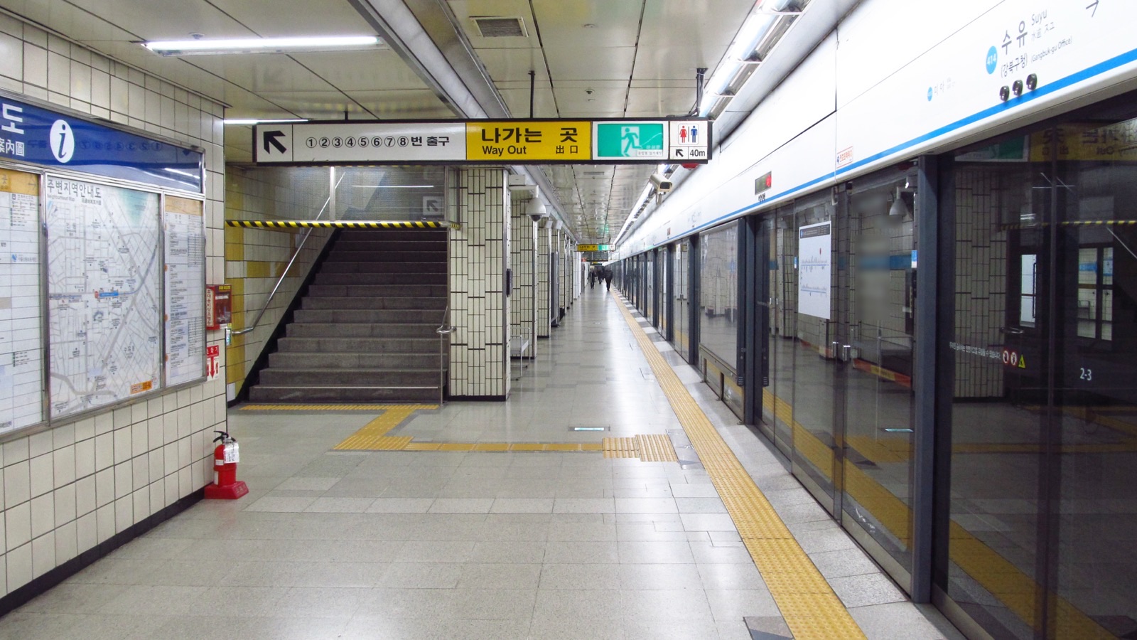 수유역 4호선 승강장