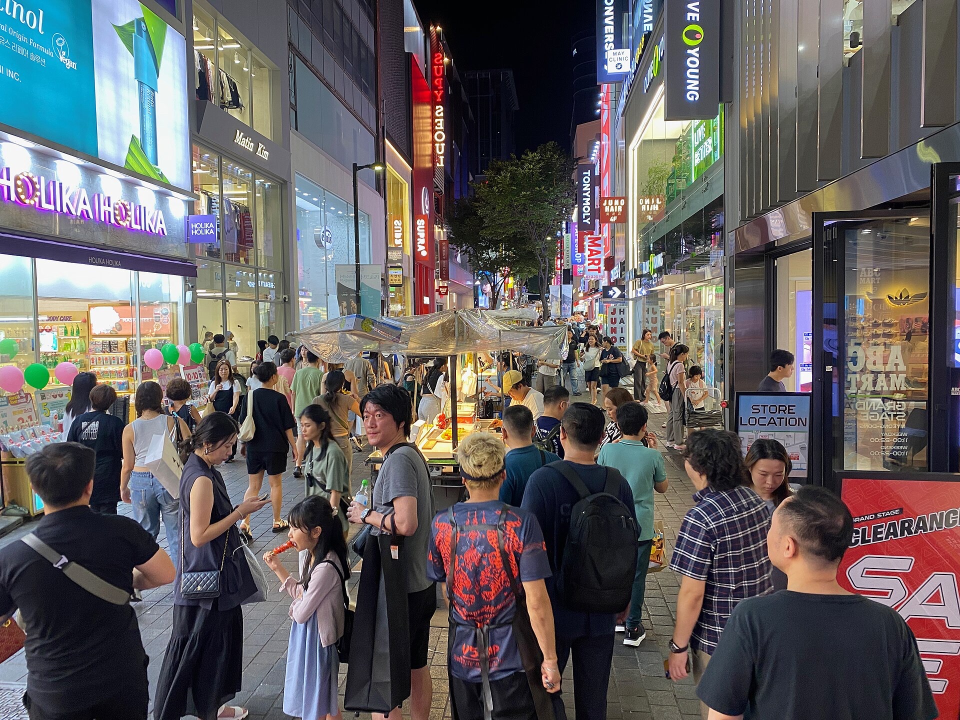 명동 야시장 포장마차 불빛