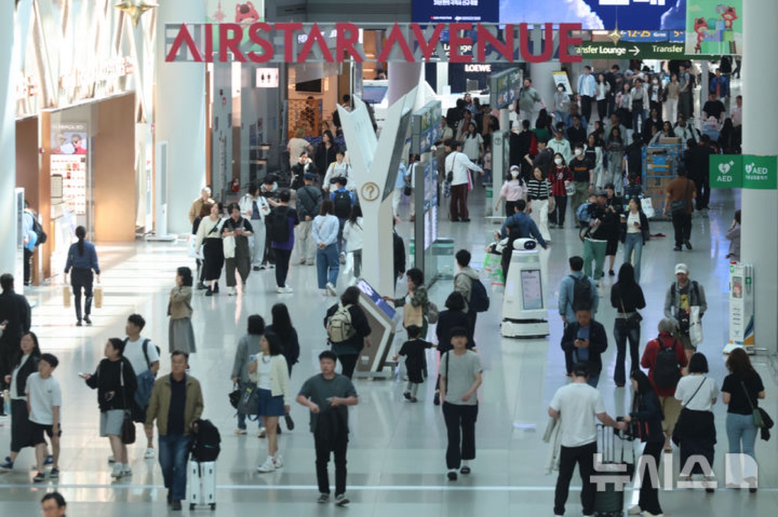 인천공항 출국장 사람들