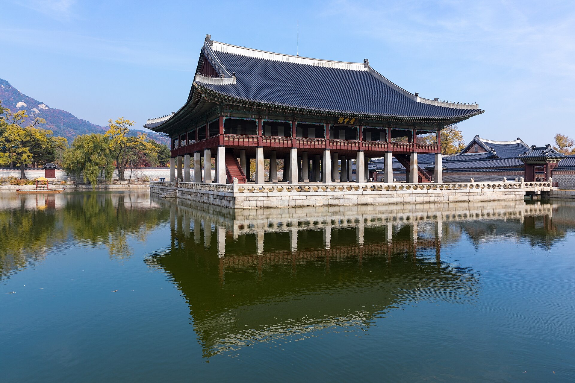 경회루 연못과 정자 전체 모습